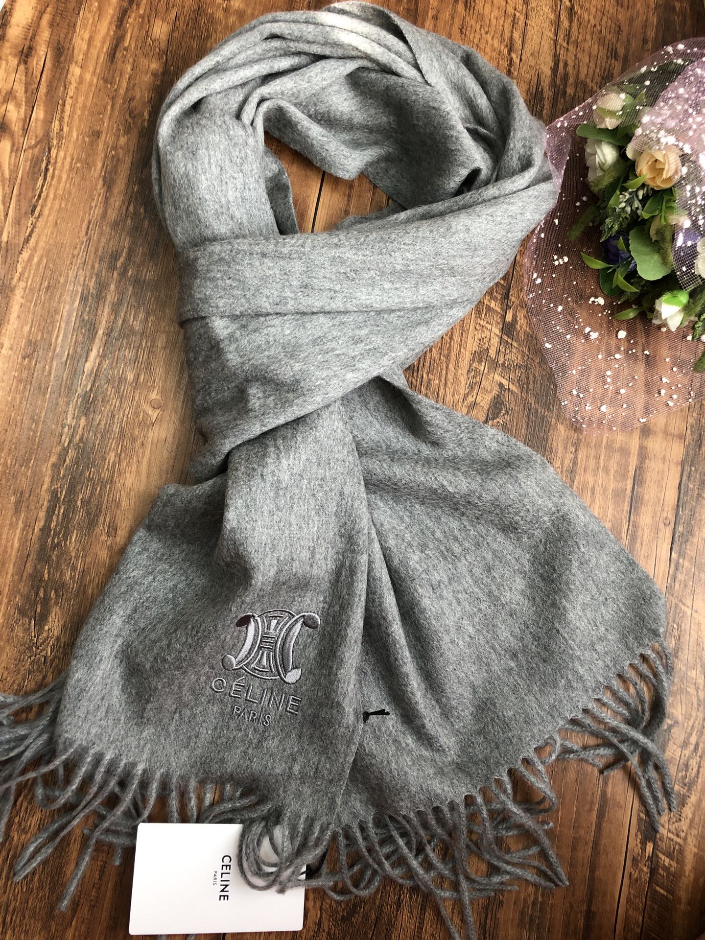 Celine SCARVES
