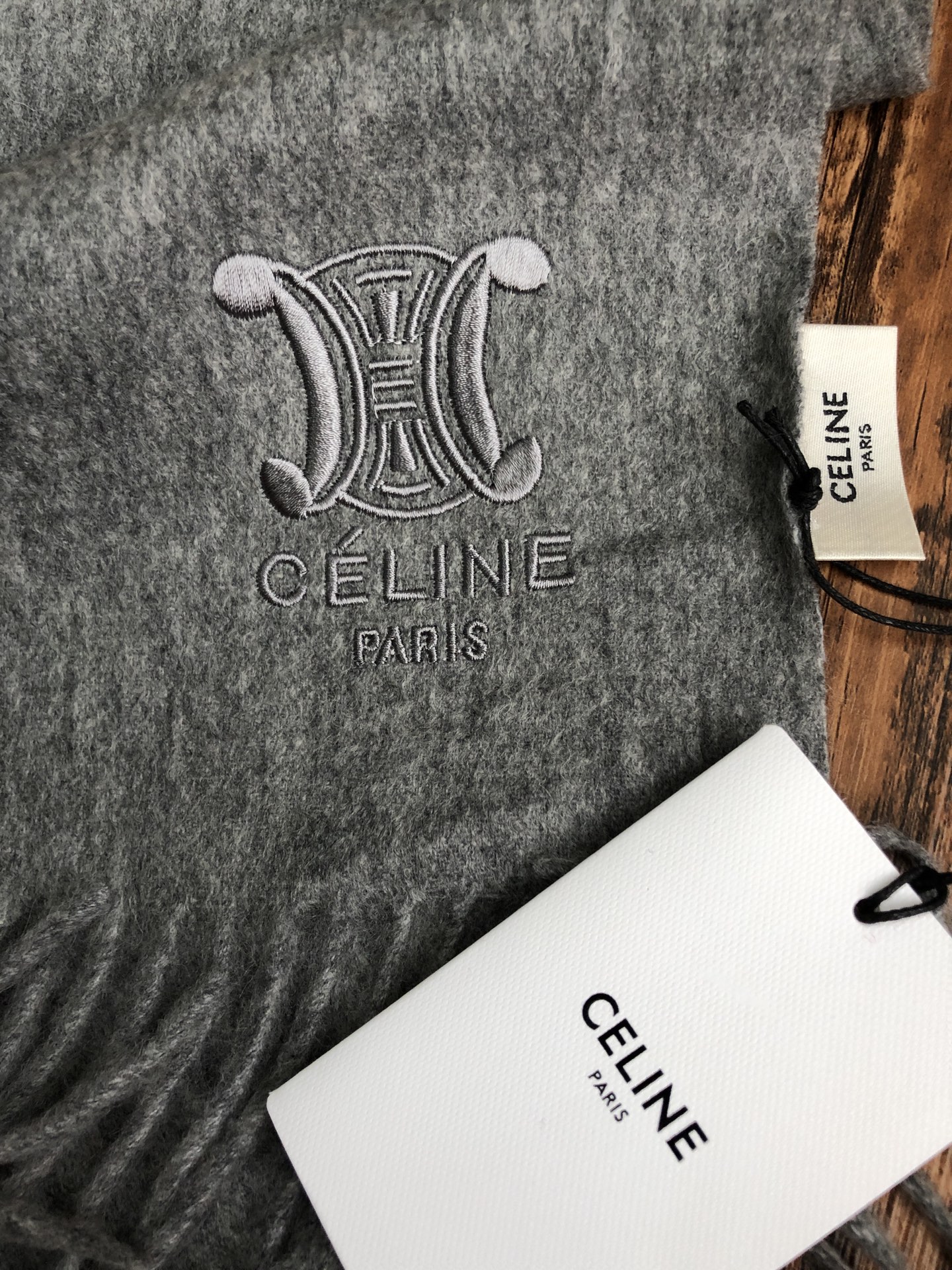 Celine SCARVES