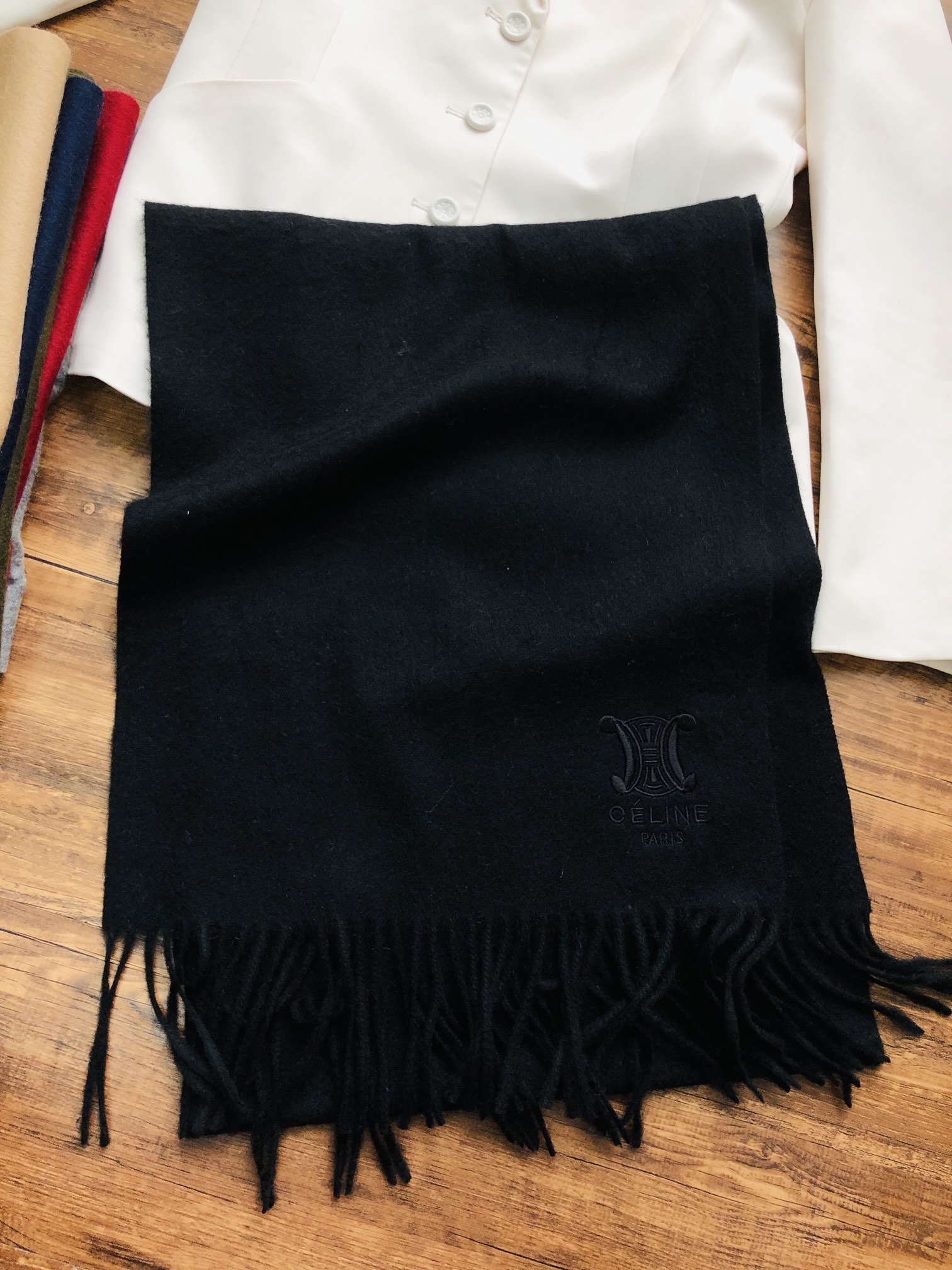 Celine SCARVES