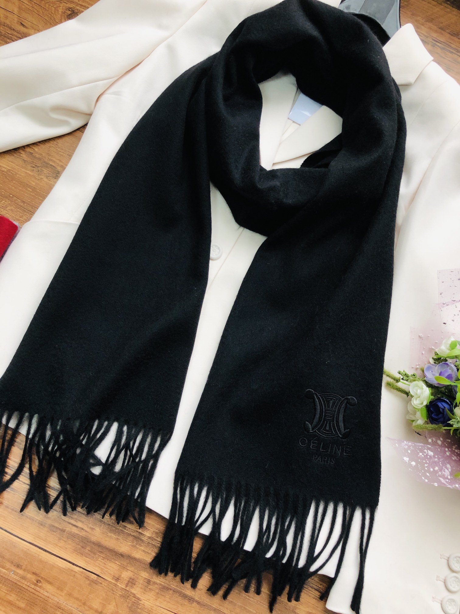 Celine SCARVES