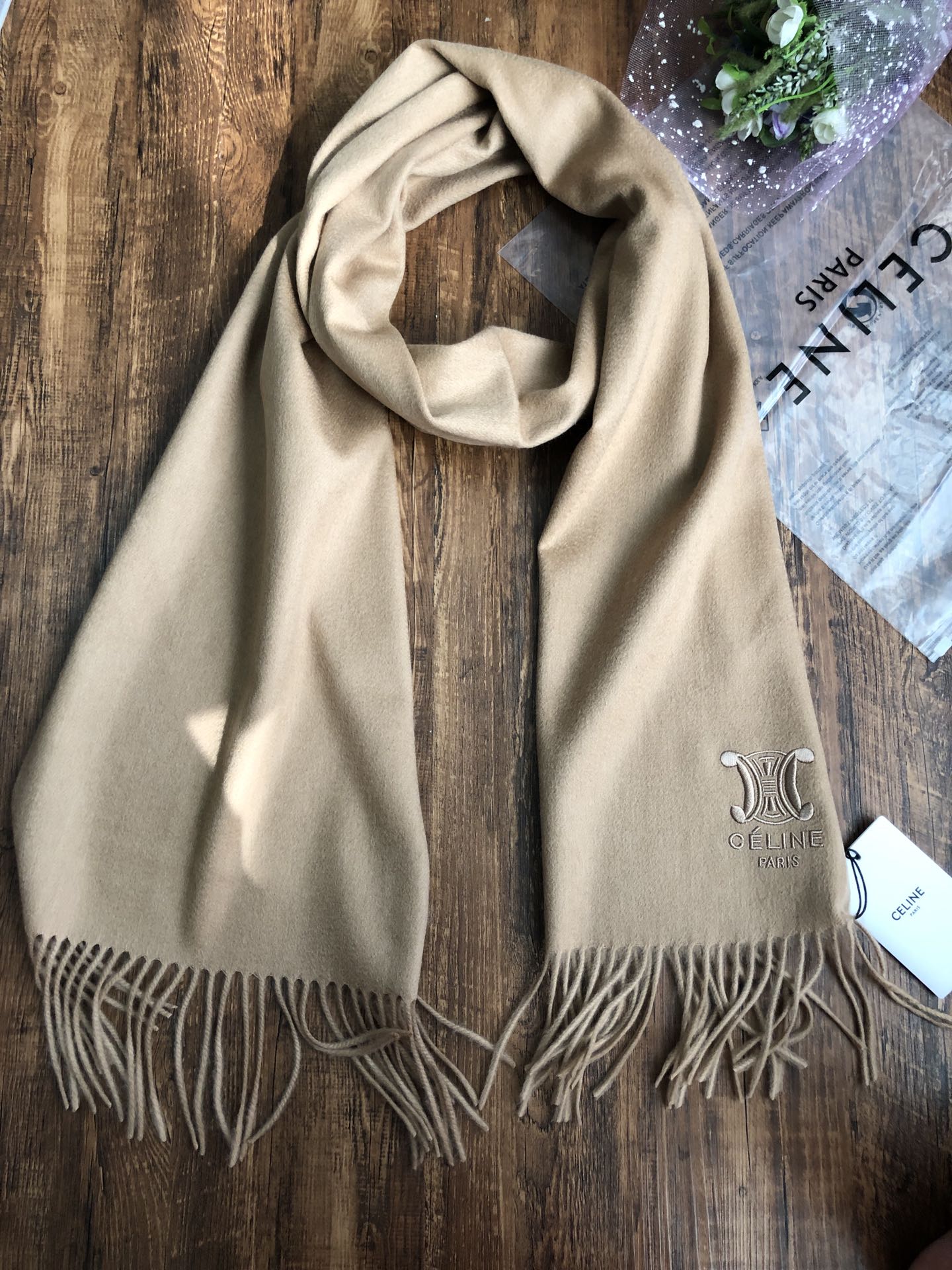 Celine SCARVES