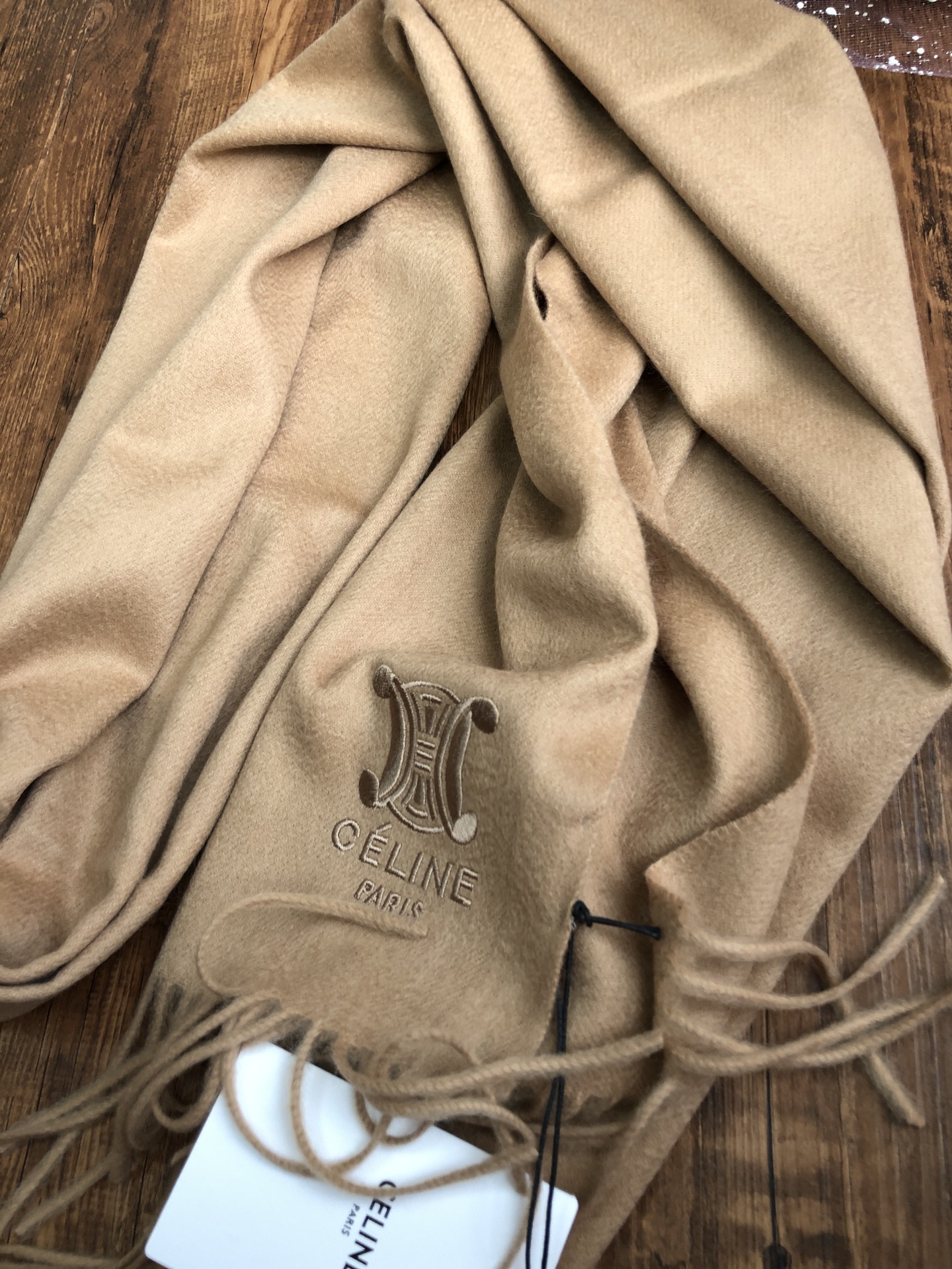 Celine SCARVES