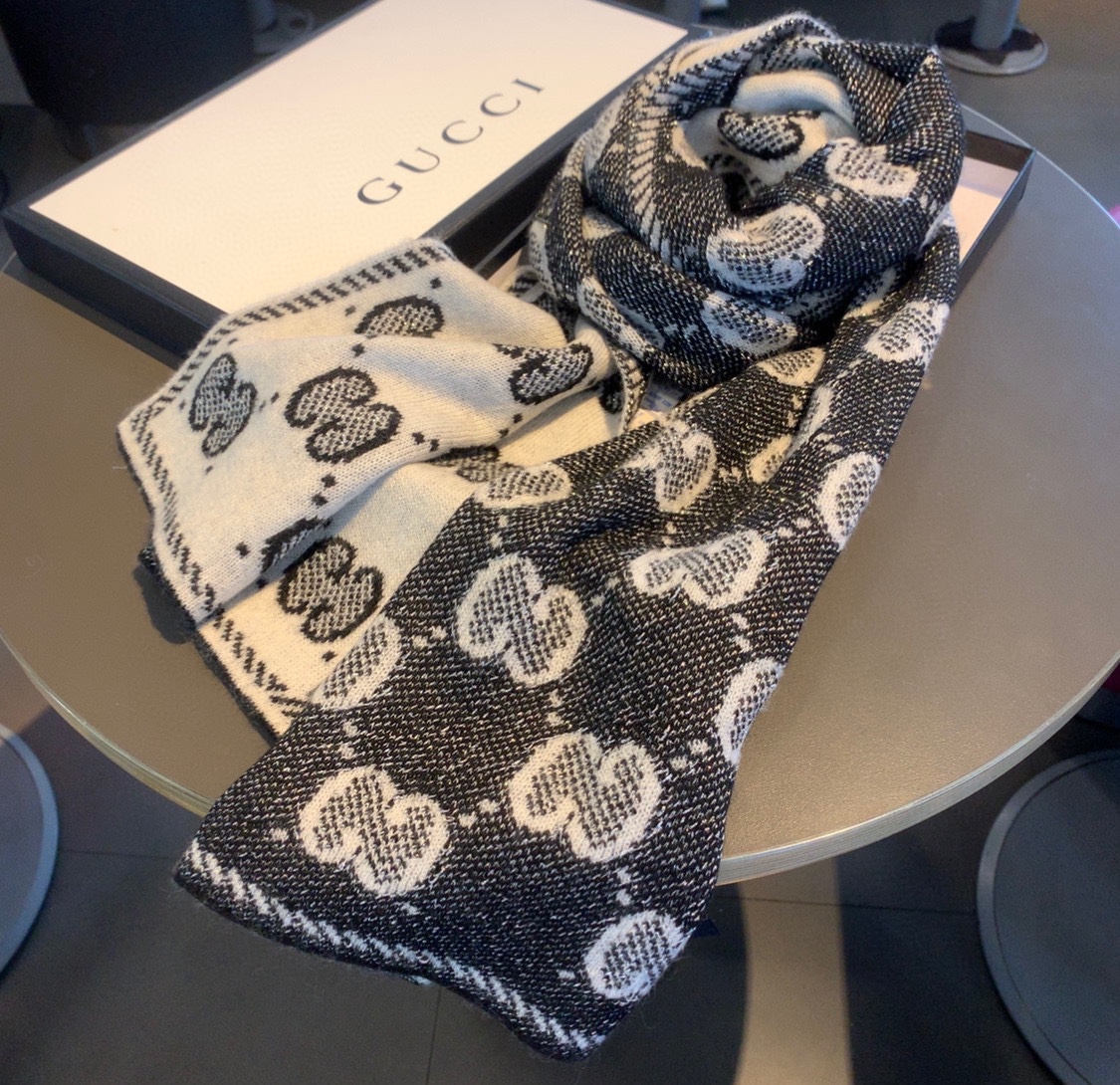 GUCCI SCARVES