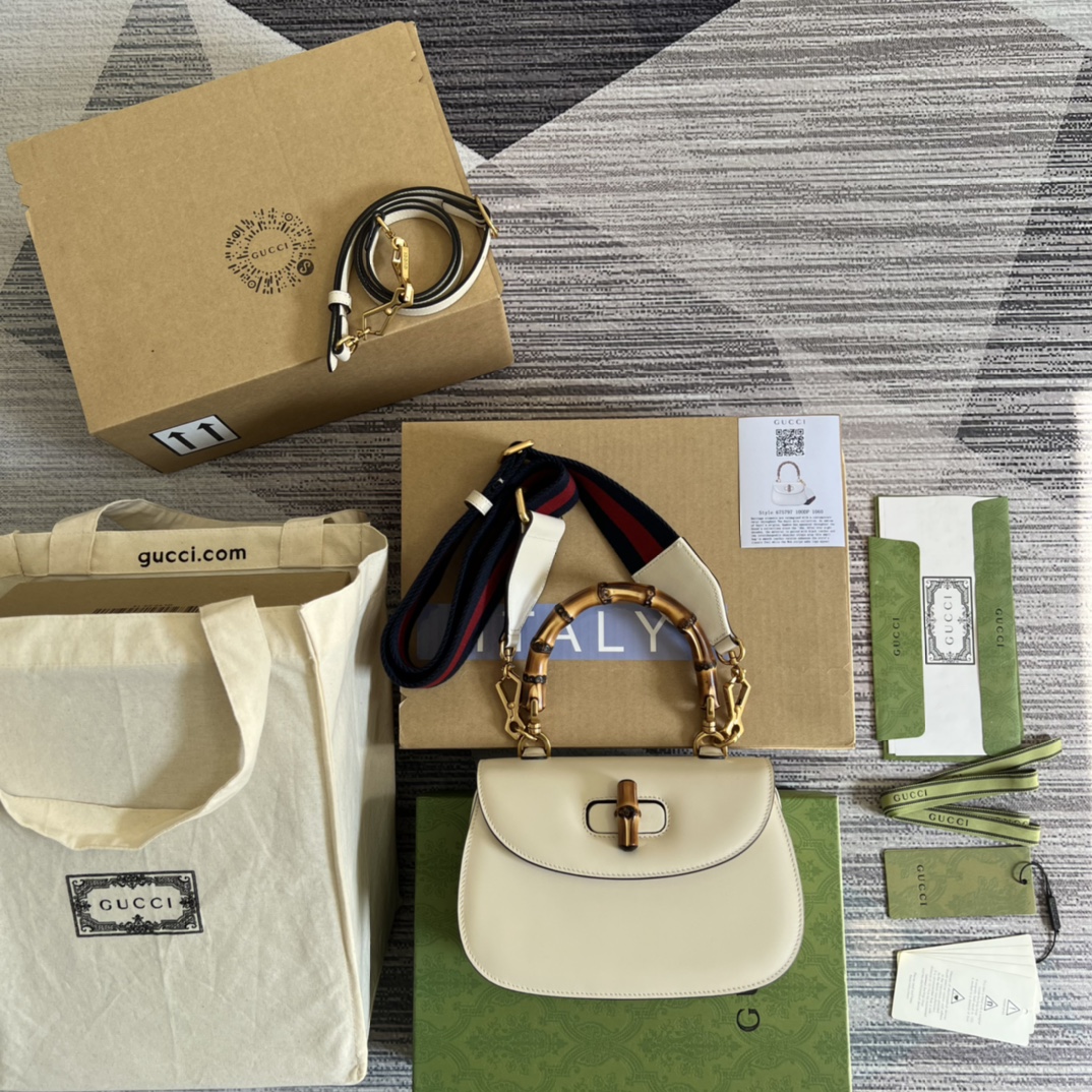 675797 Small top handle bag with Bamboo, gucci Top Handle Bags for Women