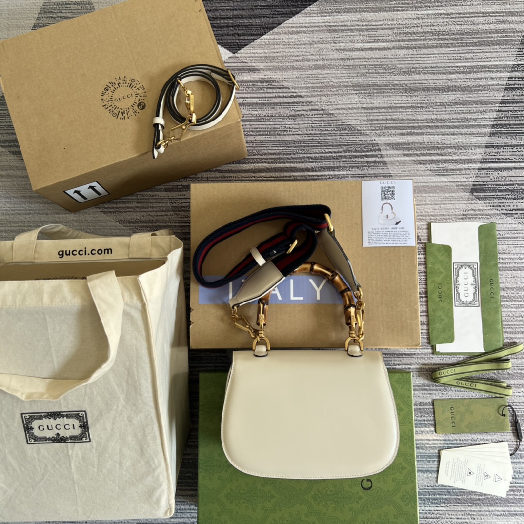 675797 Small top handle bag with Bamboo, gucci Top Handle Bags for Women