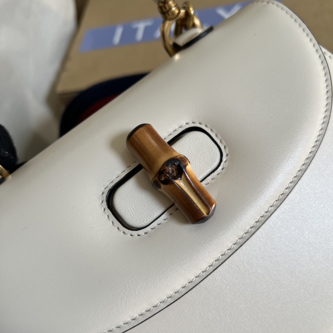 675797 Small top handle bag with Bamboo, gucci Top Handle Bags for Women
