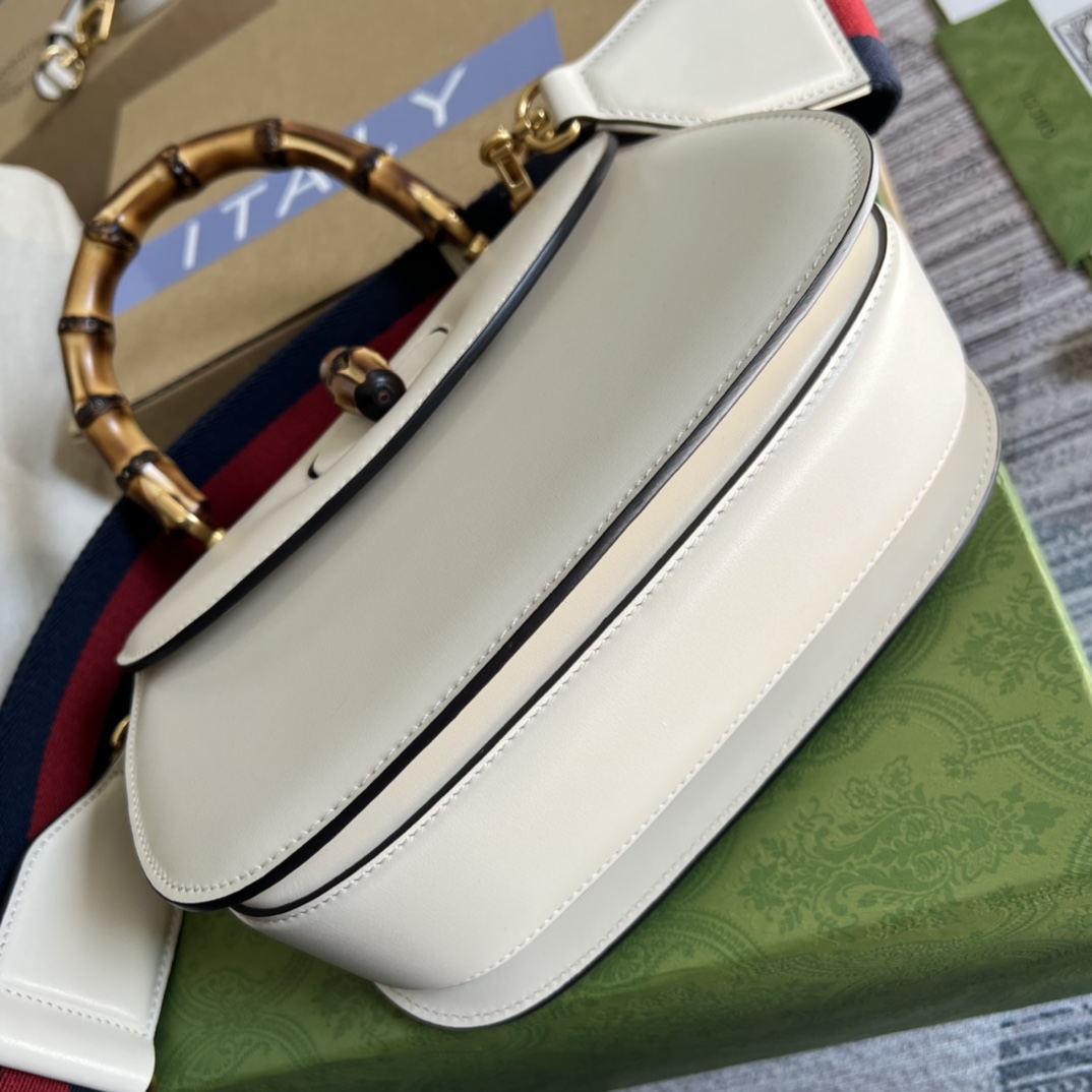 675797 Small top handle bag with Bamboo, gucci Top Handle Bags for Women