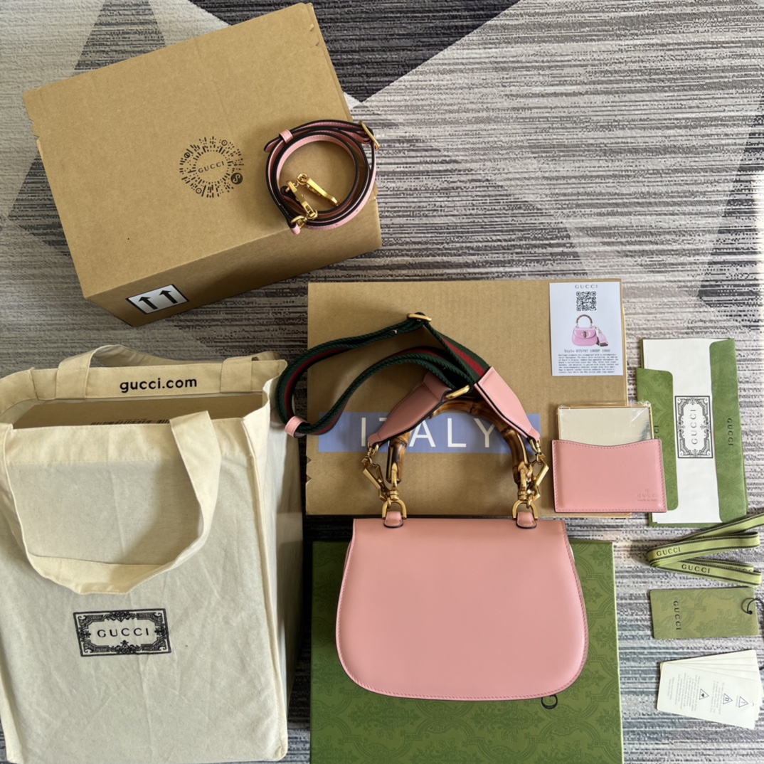 675797 Small top handle bag with Bamboo, gucci Top Handle Bags for Women