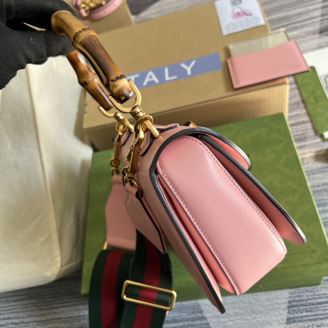 675797 Small top handle bag with Bamboo, gucci Top Handle Bags for Women