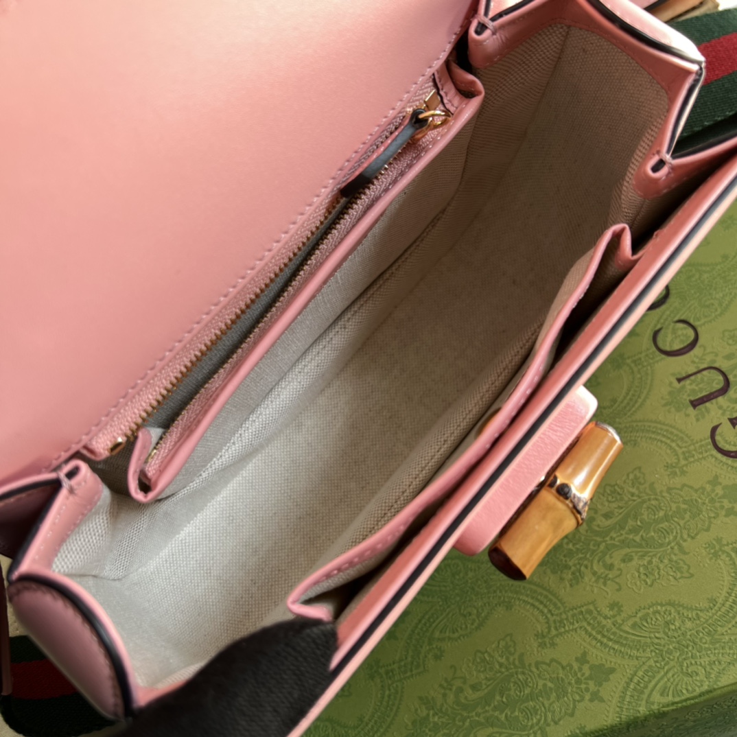 675797 Small top handle bag with Bamboo, gucci Top Handle Bags for Women