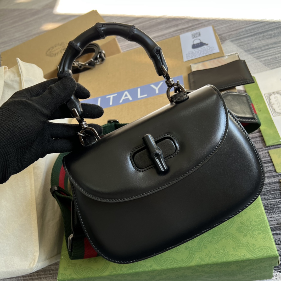 675797 Small top handle bag with Bamboo, gucci Top Handle Bags for Women