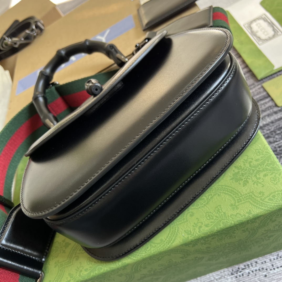 675797 Small top handle bag with Bamboo, gucci Top Handle Bags for Women