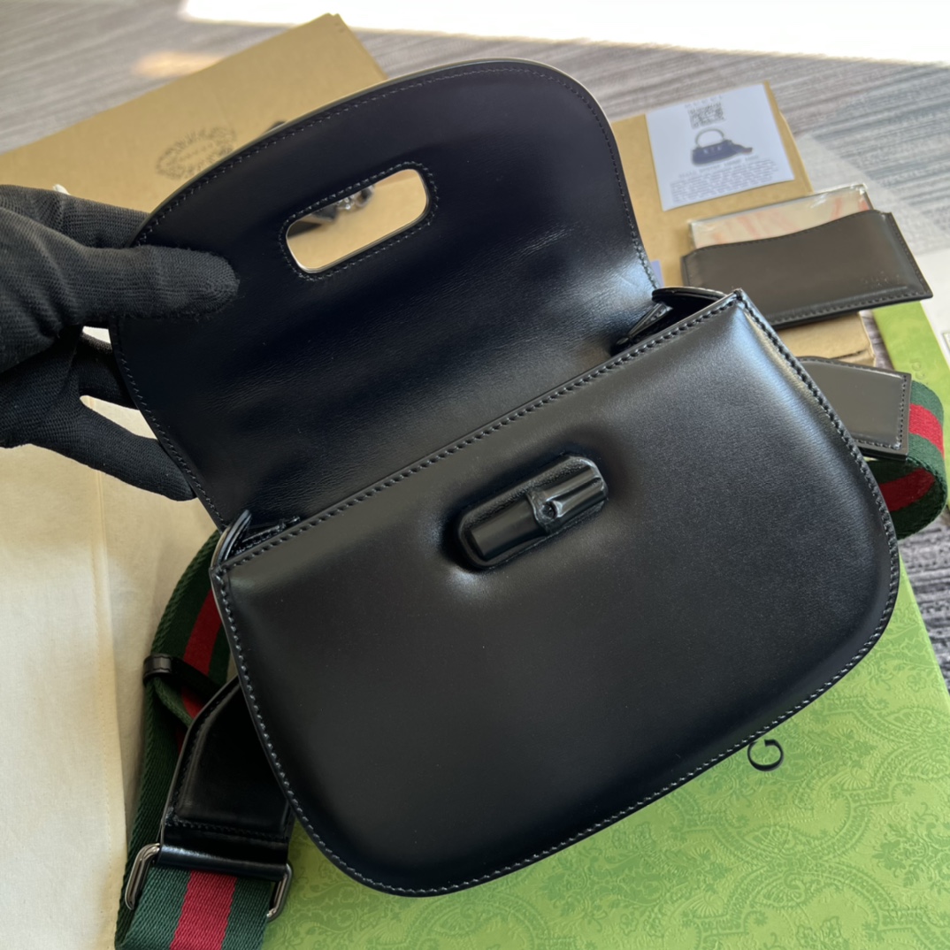 675797 Small top handle bag with Bamboo, gucci Top Handle Bags for Women