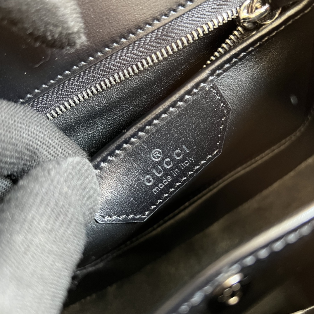 675797 Small top handle bag with Bamboo, gucci Top Handle Bags for Women