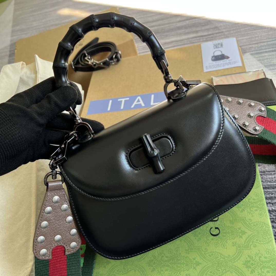 675797 Small top handle bag with Bamboo, gucci Top Handle Bags for Women
