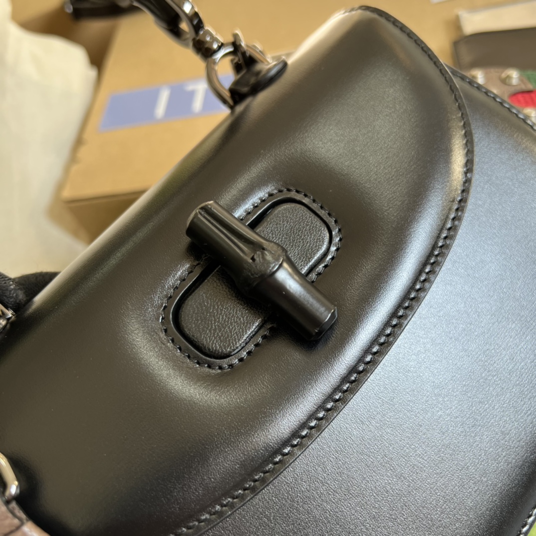 675797 Small top handle bag with Bamboo, gucci Top Handle Bags for Women