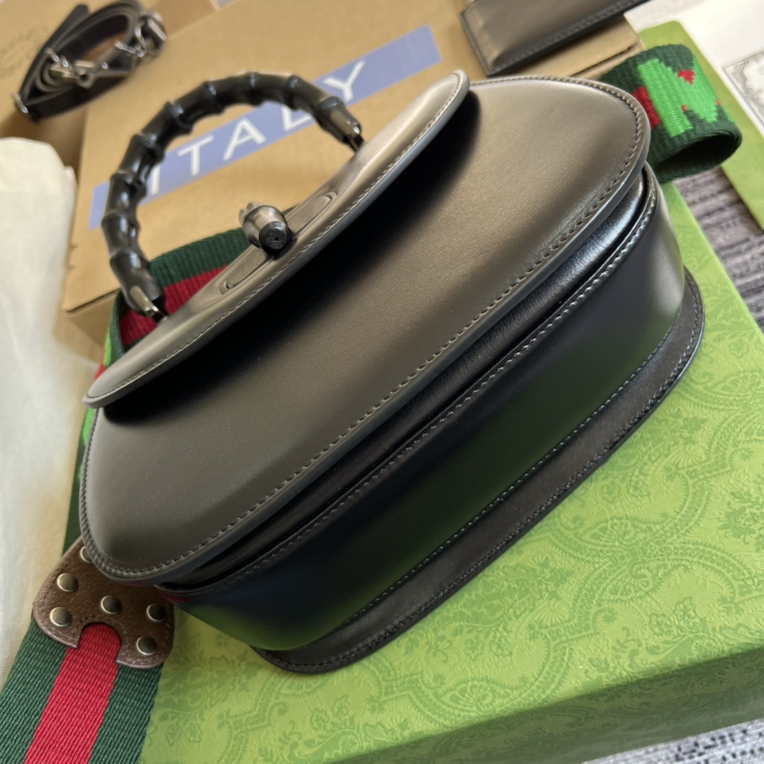 675797 Small top handle bag with Bamboo, gucci Top Handle Bags for Women