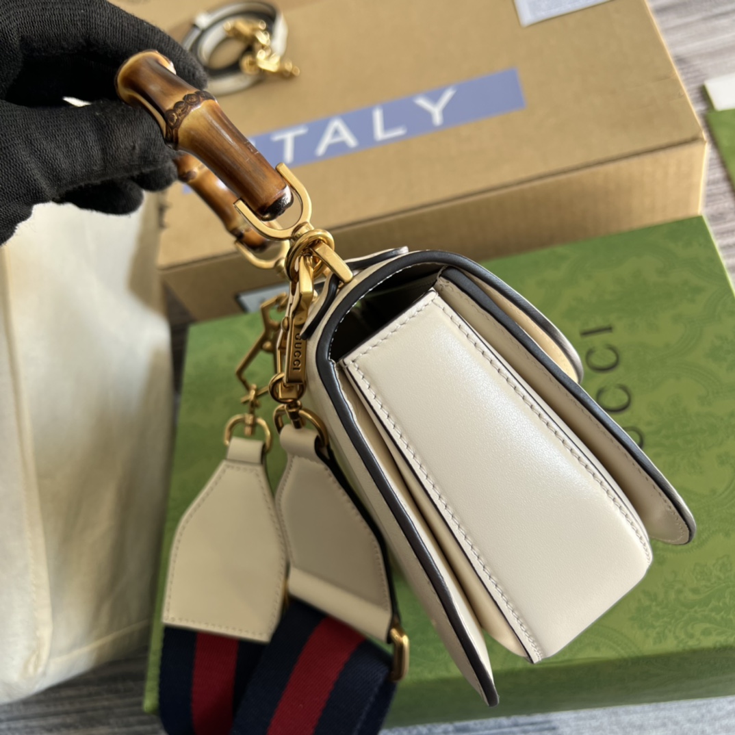 686864 Mini top handle bag with Bamboo, gucci Top Handle Bags for Women
