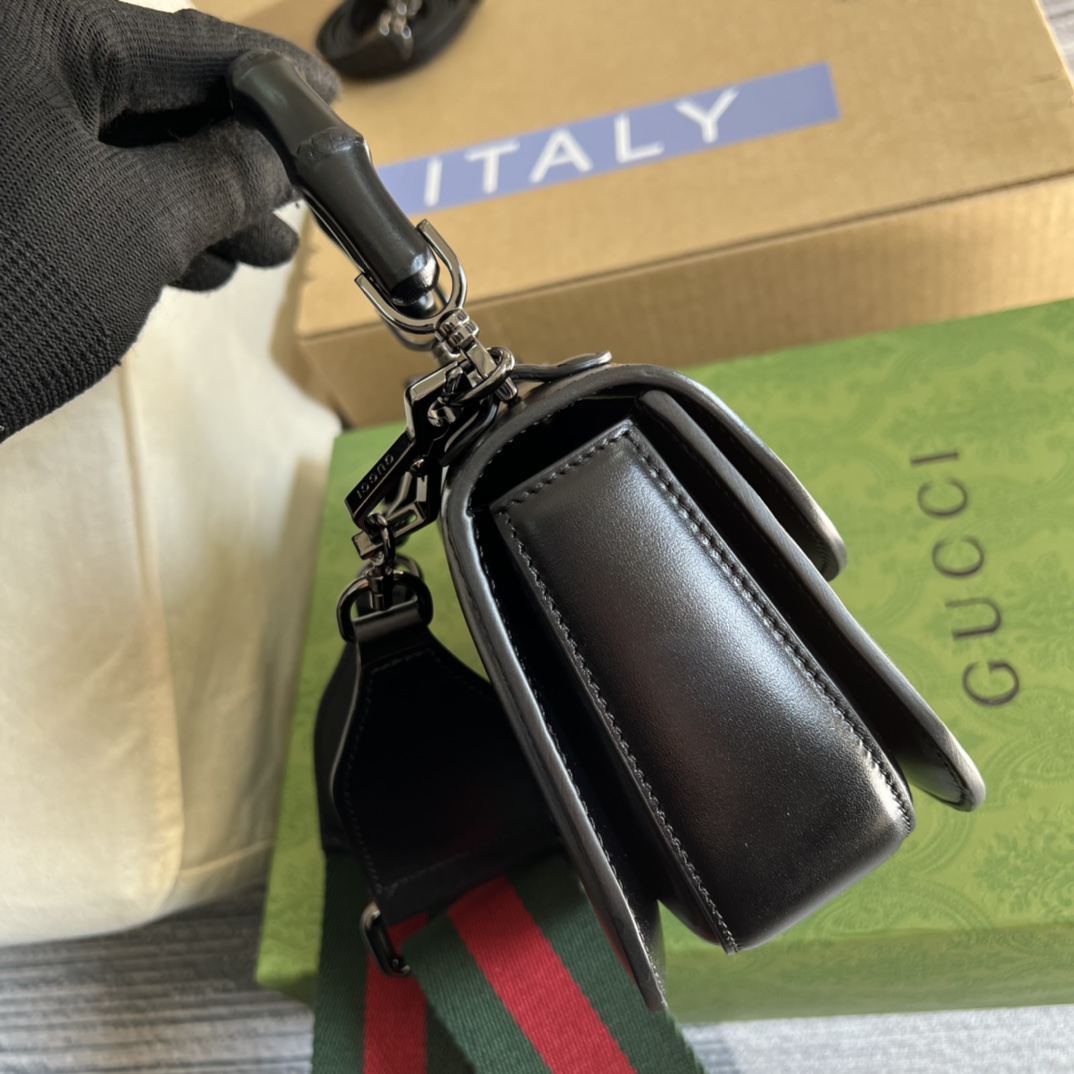686864 Mini top handle bag with Bamboo, gucci Top Handle Bags for Women