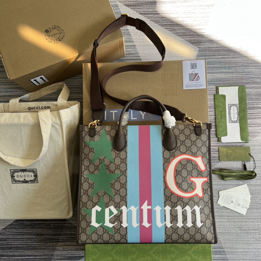 674148 Medium tote with geometric print, gucci Bags for Men