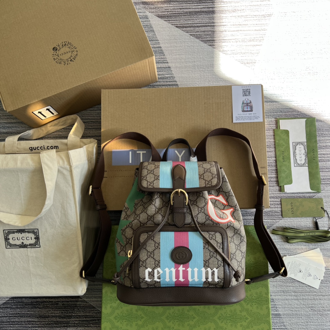 674147  Backpack with Interlocking G, GUCCI 