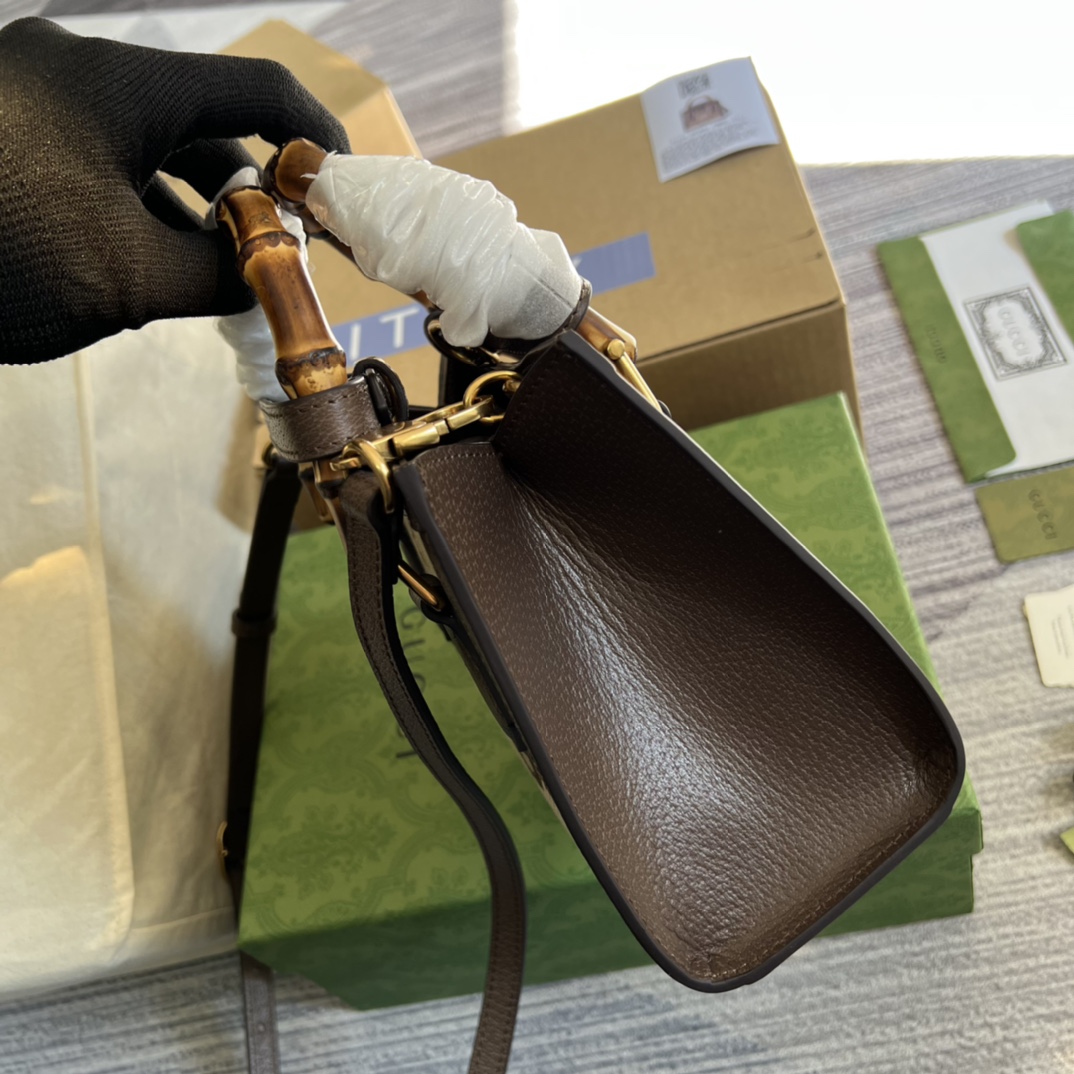 655661  Gucci Diana mini tote bag, Top Handle Bags for Women