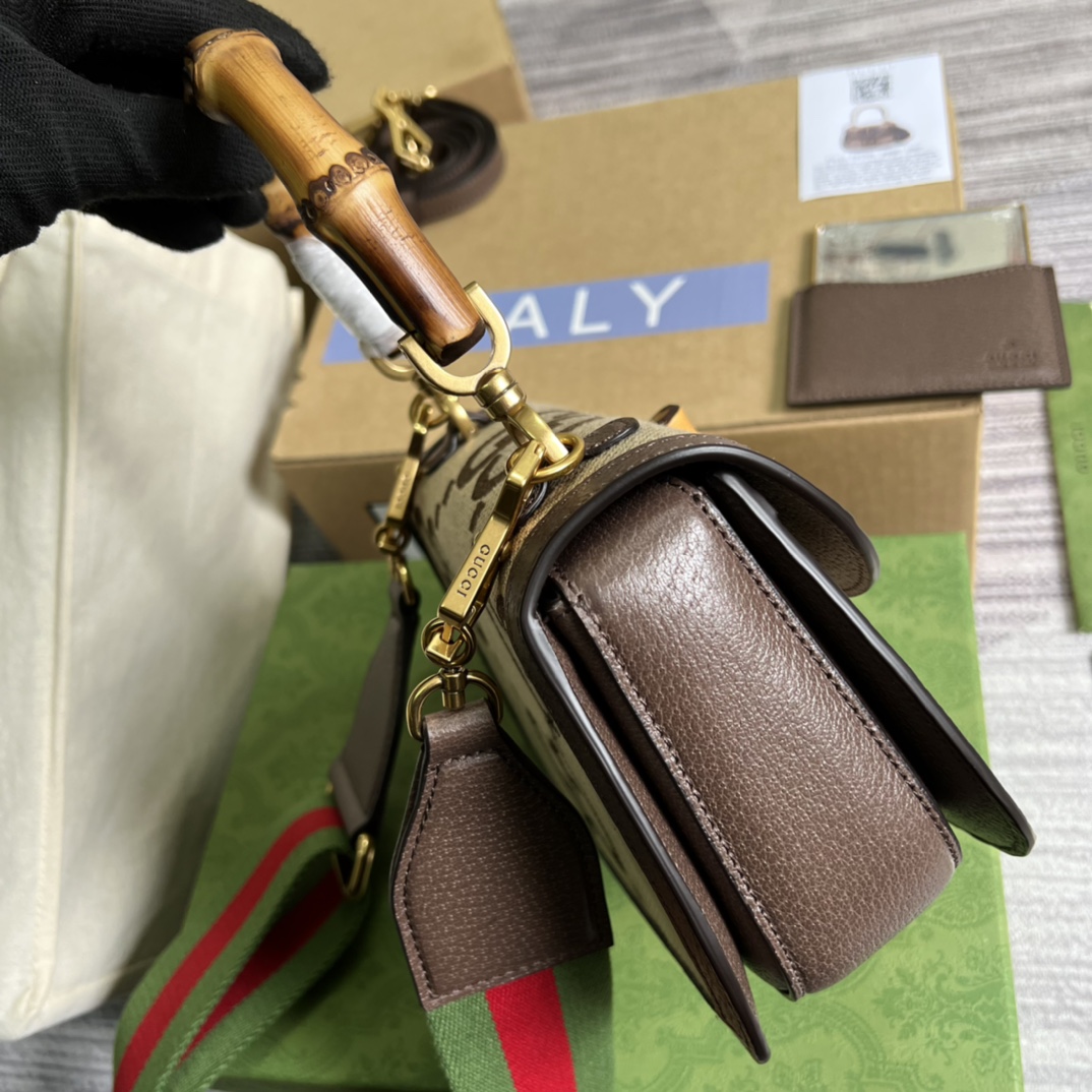 675797 Small jumbo GG bag with bamboo, gucci Top Handle Bags for Women