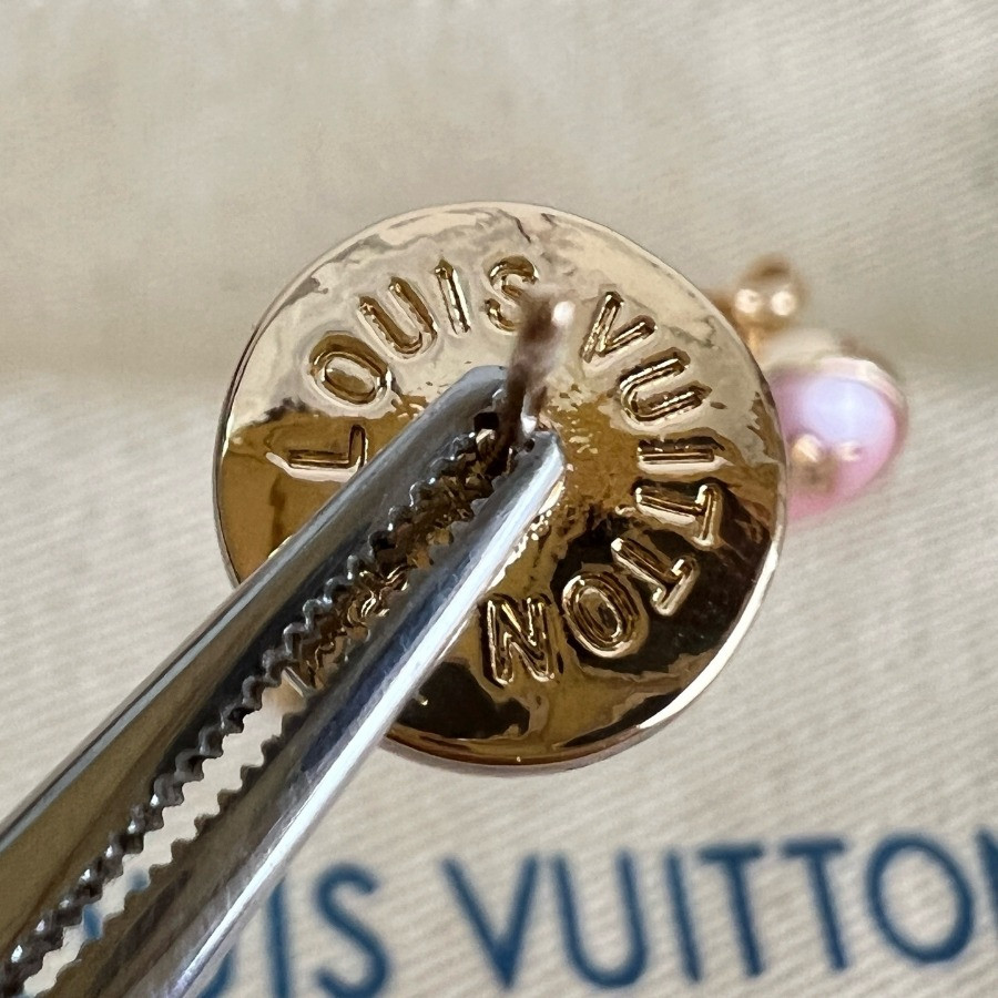 LV Color Blossom Stud Earrings – Pink & Ivory