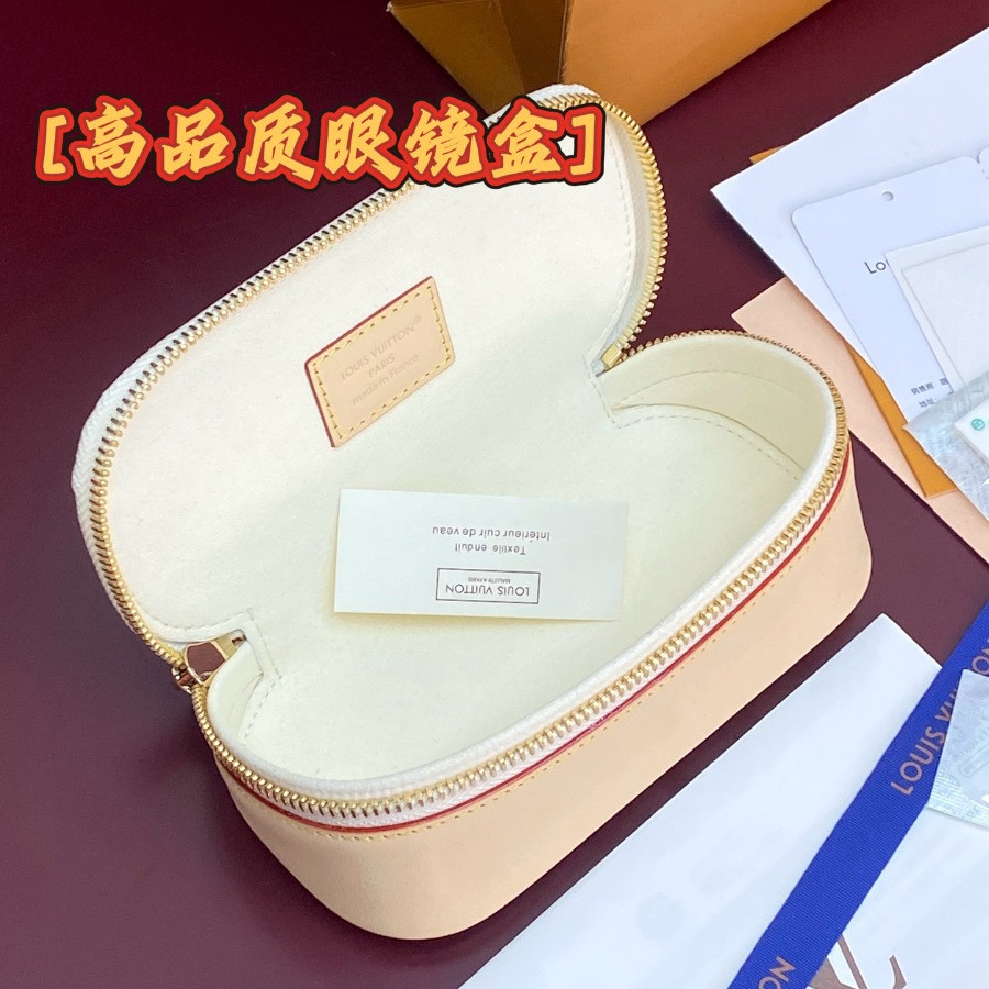 GI1604 Anna Sunglasses Pouch, Louis Vuitton LV