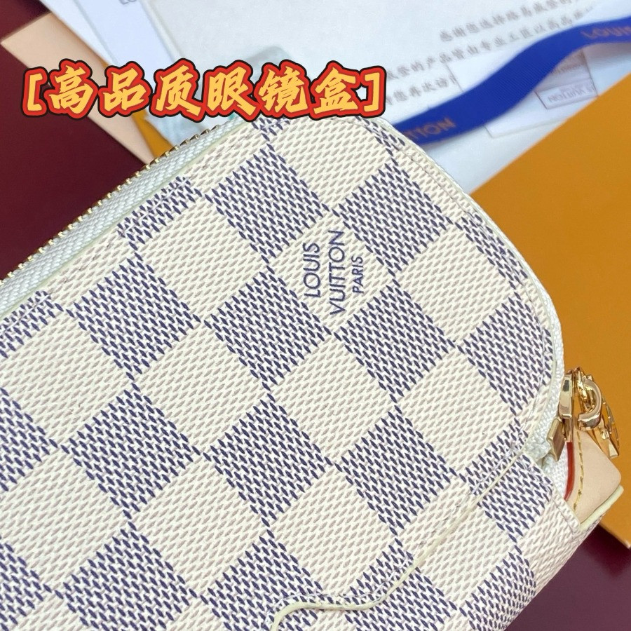 GI1604 Anna Sunglasses Pouch, Louis Vuitton LV