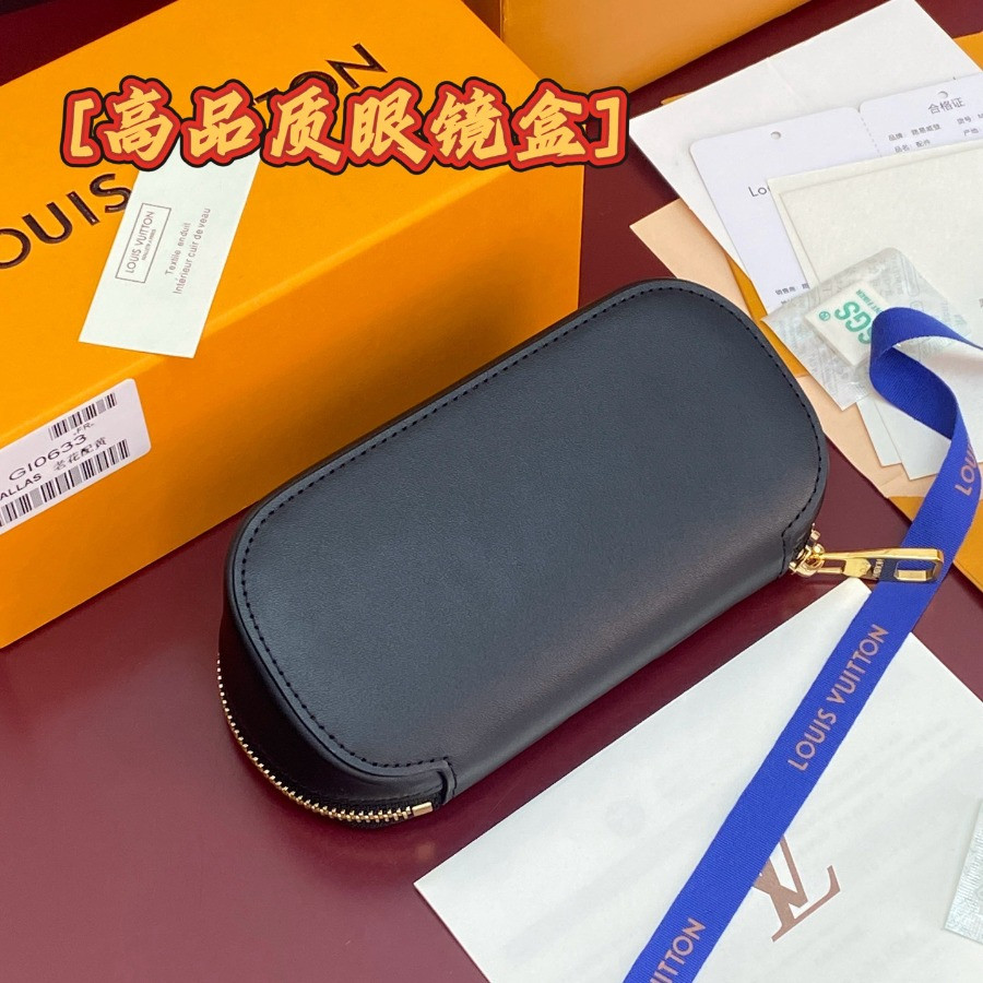 GI0633 Anna Sunglasses Pouch, Louis Vuitton LV
