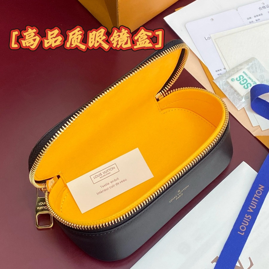 GI0633 Anna Sunglasses Pouch, Louis Vuitton LV