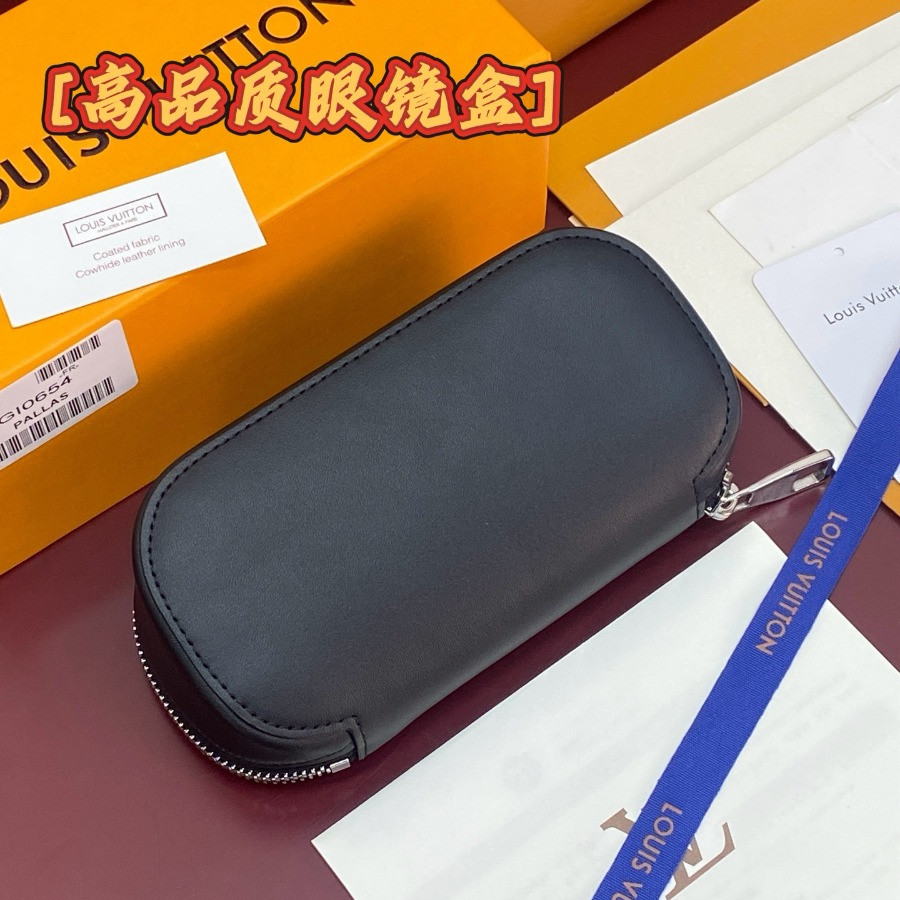 GI0654 Anna Sunglasses Pouch, Louis Vuitton LV