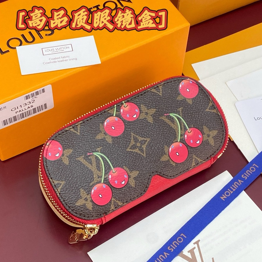 GI1332 Anna Sunglasses Pouch, Louis Vuitton LV