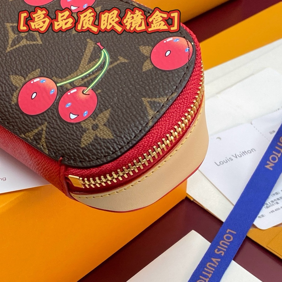 GI1332 Anna Sunglasses Pouch, Louis Vuitton LV