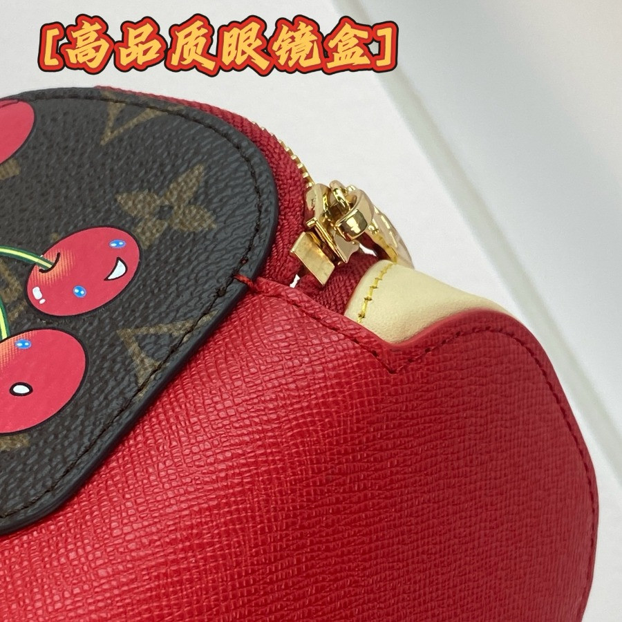 GI1332 Anna Sunglasses Pouch, Louis Vuitton LV