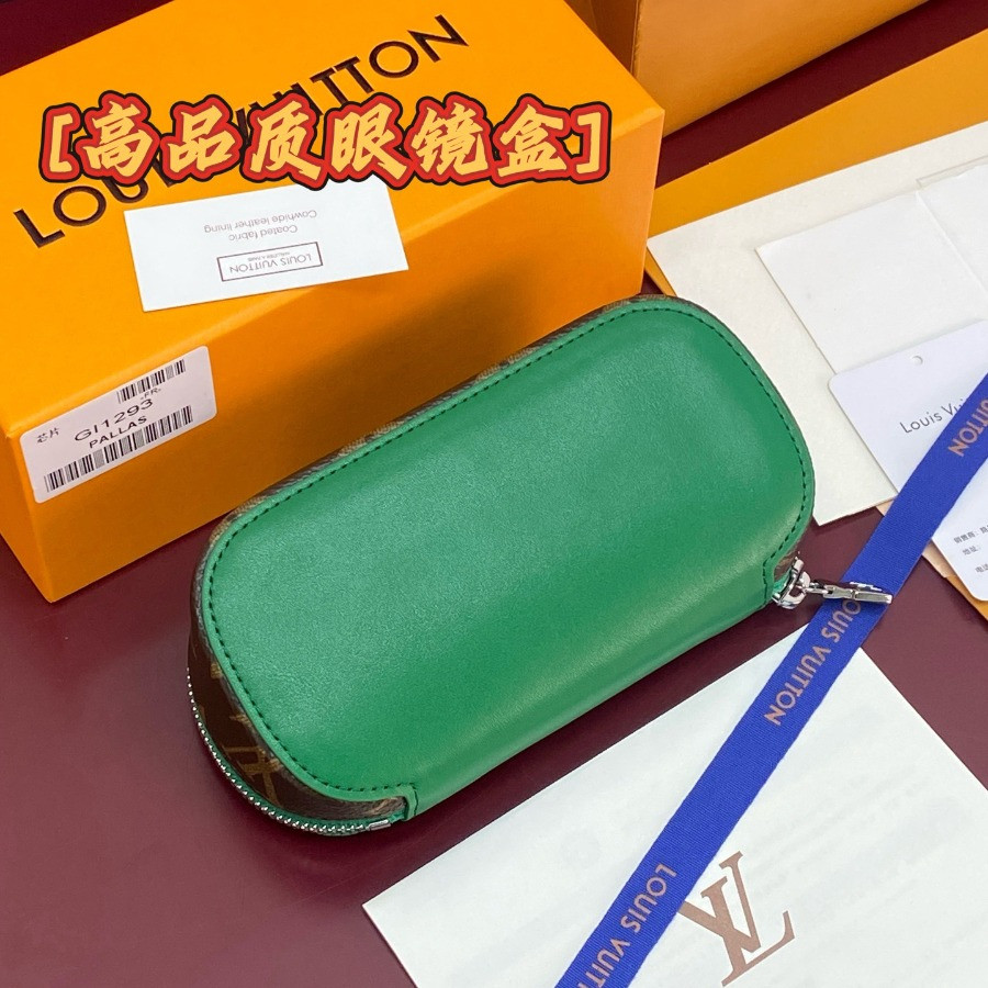 GI1293 Anna Sunglasses Pouch, Louis Vuitton LV