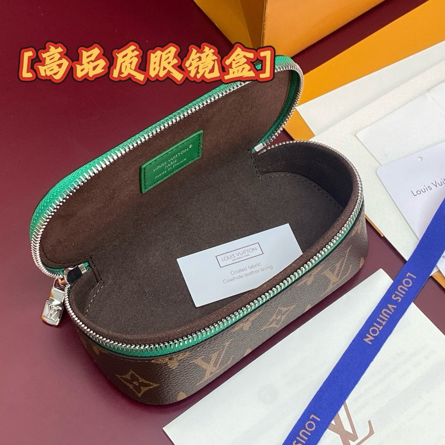 GI1293 Anna Sunglasses Pouch, Louis Vuitton LV