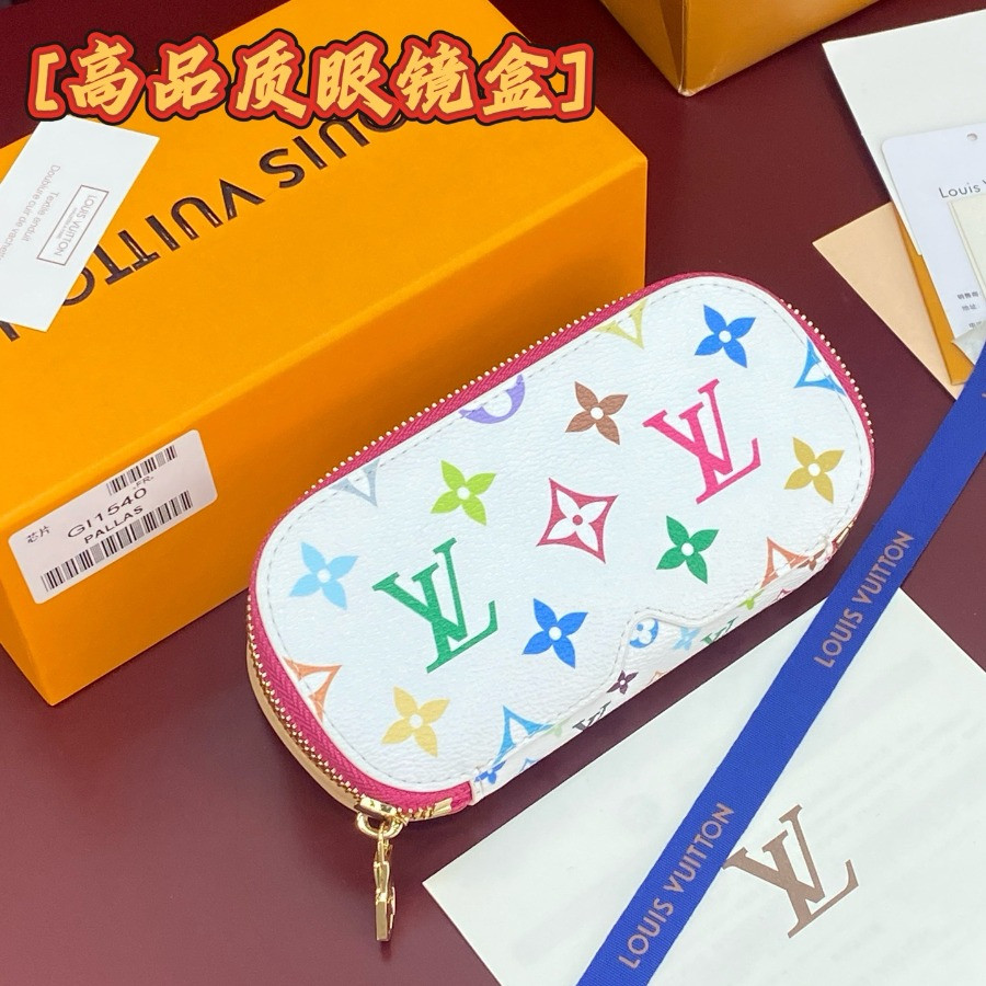 GI1540 Sunglasses Pouch GM, Louis Vuitton LV