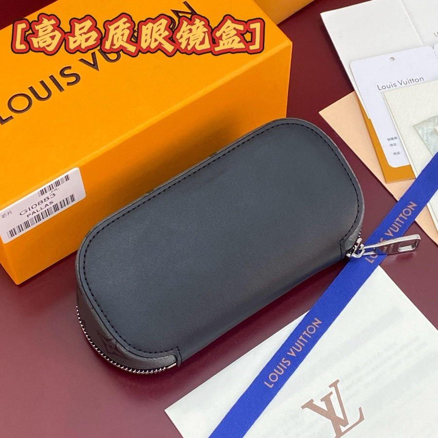 GI0883 Sunglasses Pouch GM, Louis Vuitton LV