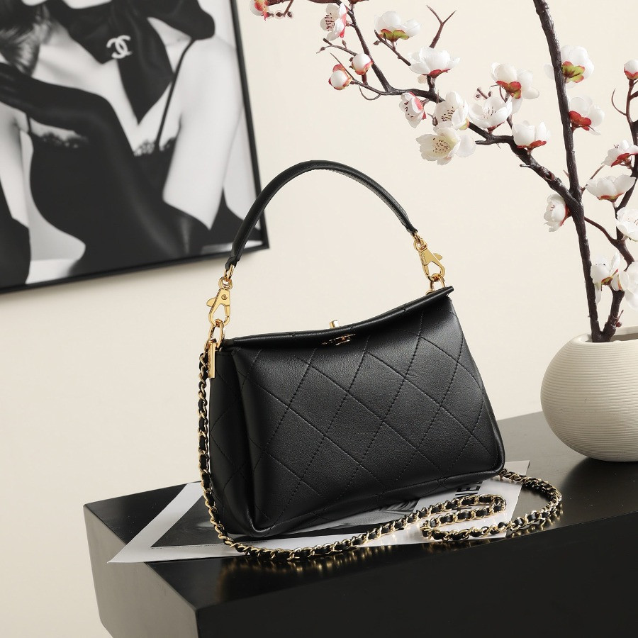 CHANEL Classic 11.12 Hubo Handbag