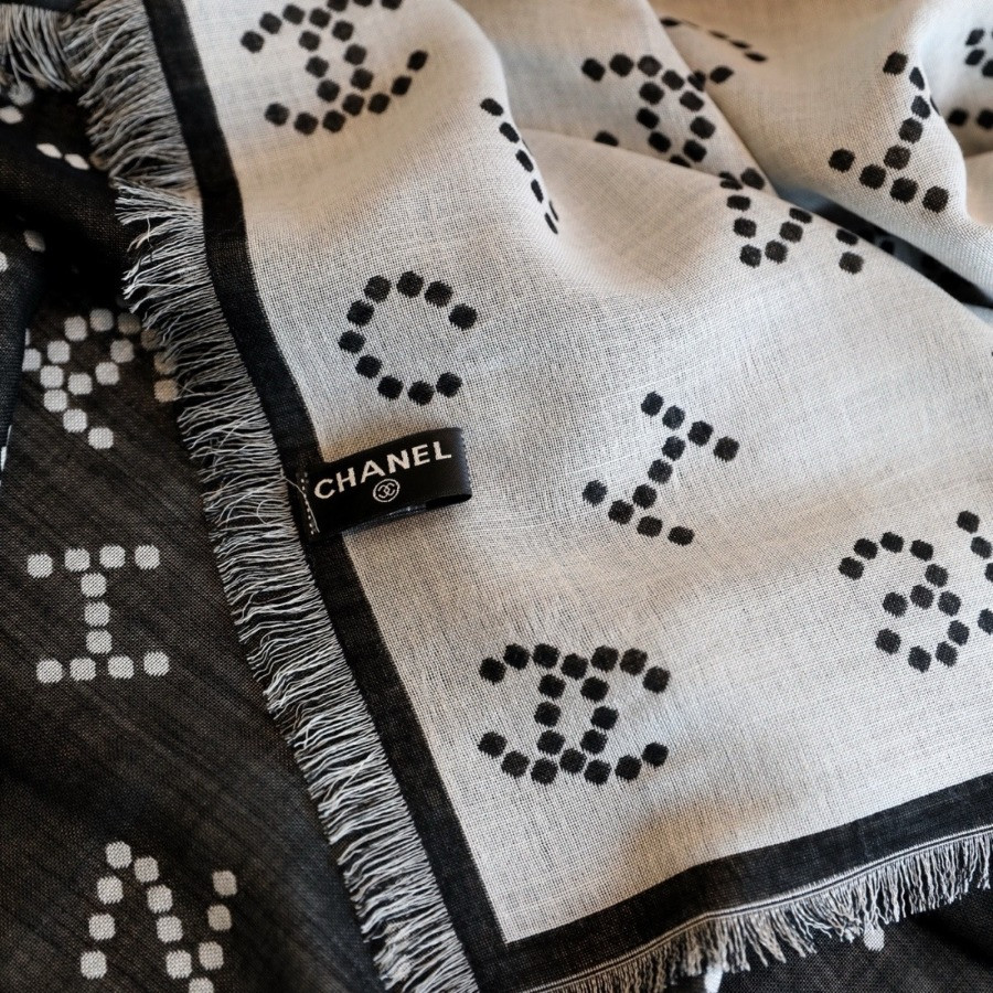 Double-Sided Jacquard cashmere & Silk Shawl – CHASCA-279 | 140 × 140 cm