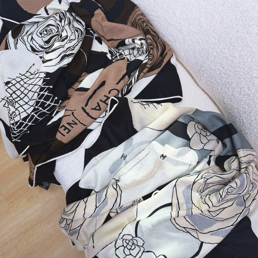 Double-Sided Jacquard cashmere & Silk Shawl scarf – CHASCA-280 | 135 × 135 cm