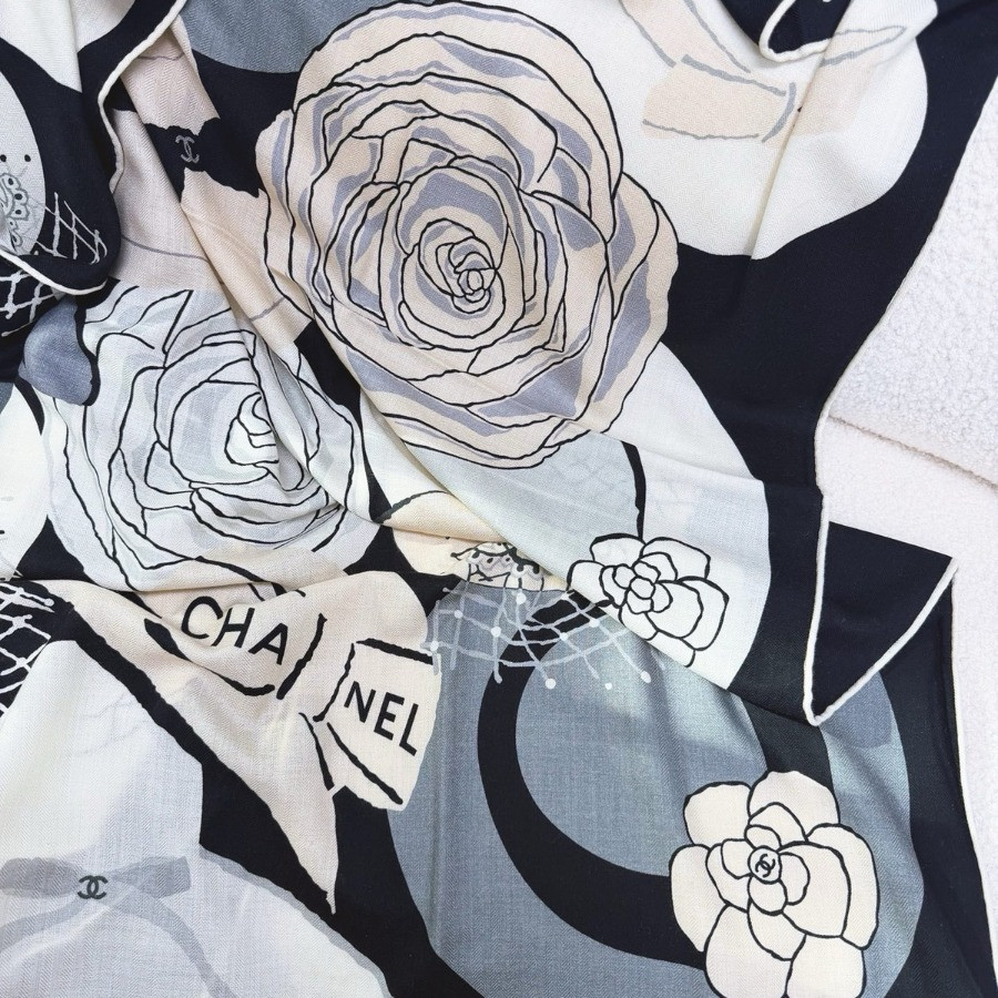 Double-Sided Jacquard cashmere & Silk Shawl scarf – CHASCA-281 | 135 × 135 cm