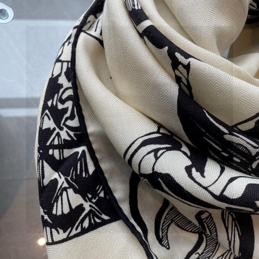 Double-Sided Jacquard cashmere & Silk Shawl scarf – CHASCA-283 | 135 × 135 cm