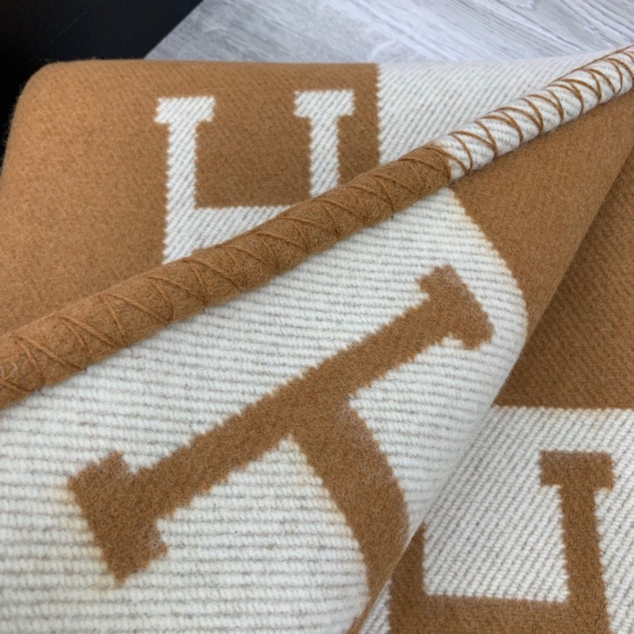 Premium Cashmere Blend Blanket – HERMSCA-166 | Camel & Ivory | 170 × 135 cm