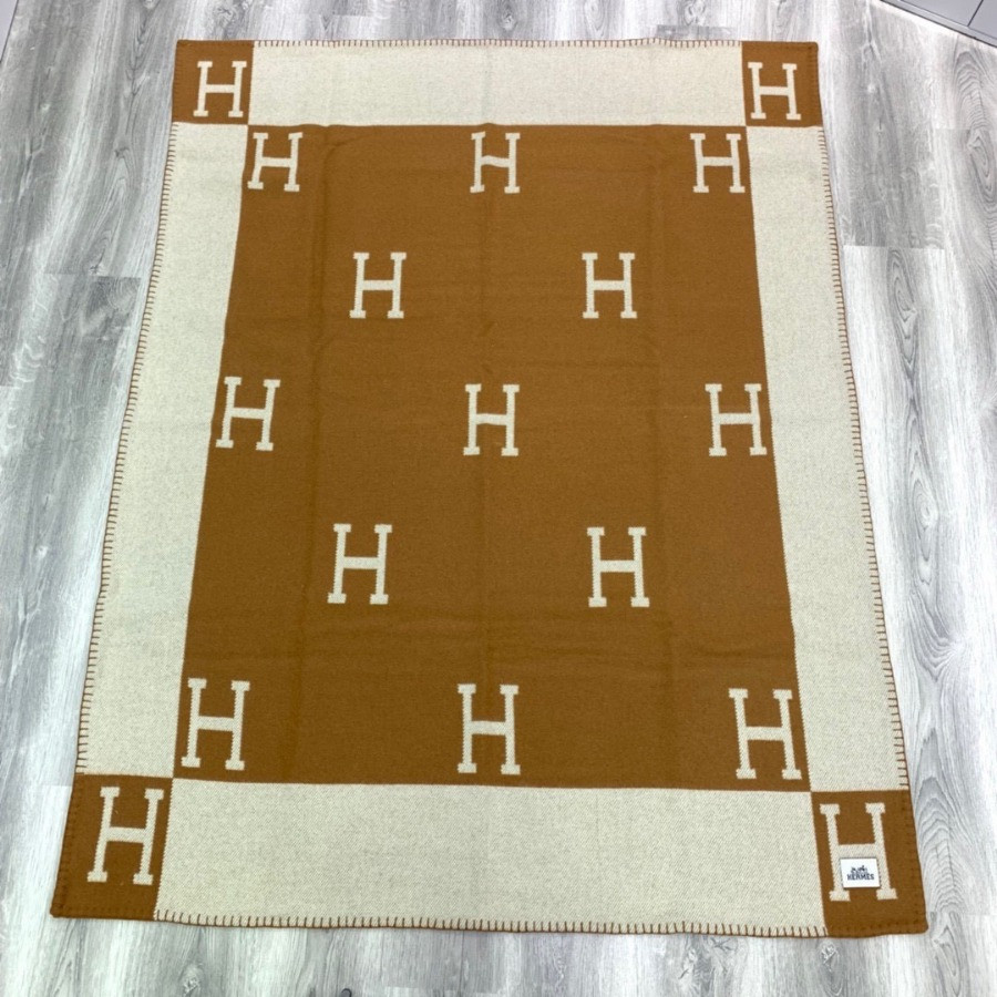 Premium Cashmere Blend Blanket – HERMSCA-166 | Camel & Ivory | 170 × 135 cm