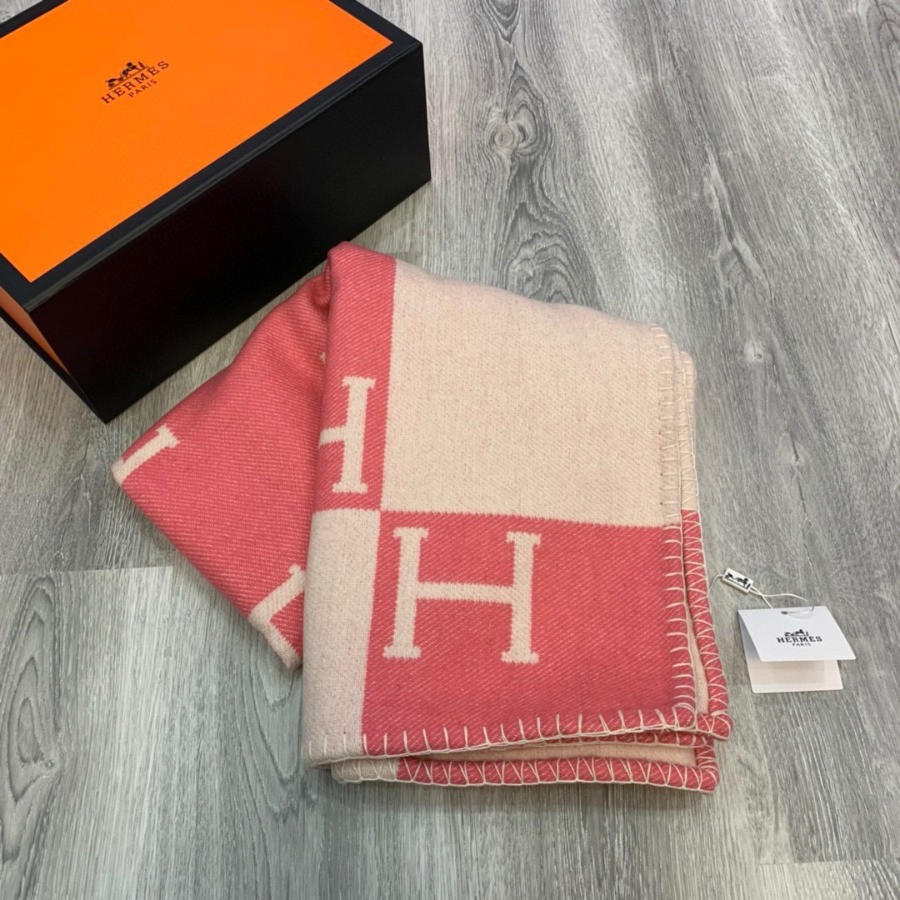 Premium Cashmere Blend Blanket – HERMSCA-170 | Pink & Ivory | 170 × 135 cm