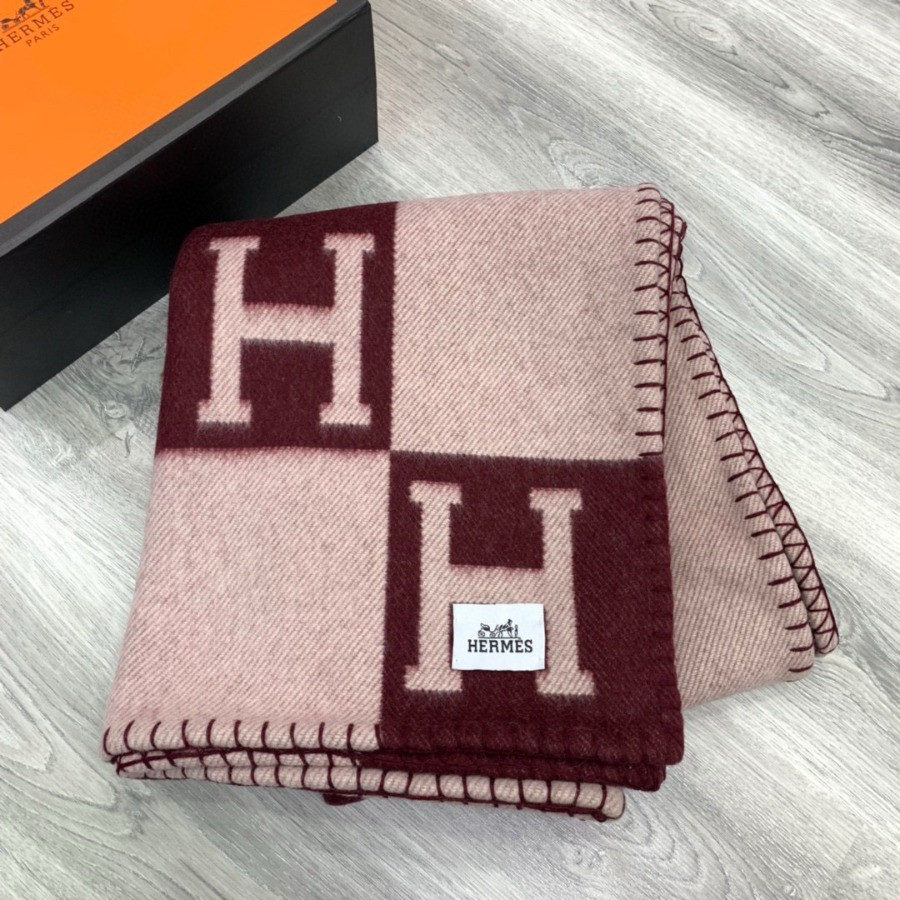 Premium Cashmere Blend Blanket – HERMSCA-171 | Cherry Red & Ivory White | 170 × 135 cm