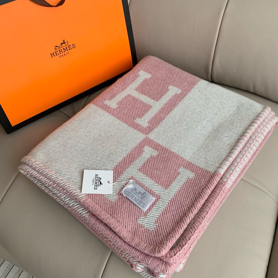 Premium Cashmere Blend Blanket – HERMSCA-174 | Light Pink & Ivory White | 170 × 135 cm